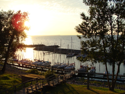 Hafen von Lohme am Abend