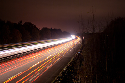 Autobahn bei Nacht - Streiflichter