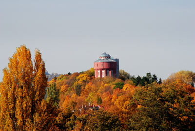 Wasserturm im Herbst