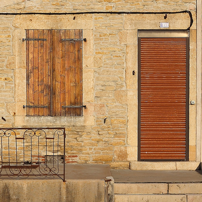 Mediterane Tür und Fenster