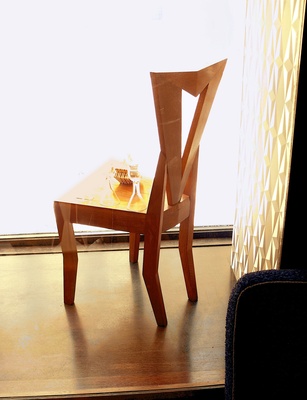 Kubismus-Stuhl im Cafe in Prag