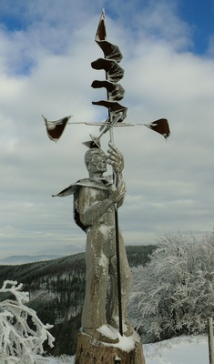 Skulptur auf dem Schauinsland unterhalb des Aussichtsturmes