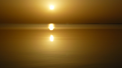 Sonnenaufgang über dem Roten Meer