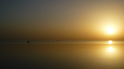 Sonnenaufgang über dem Roten Meer