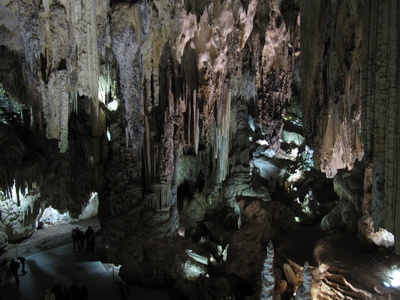 In Höhle von Nerja