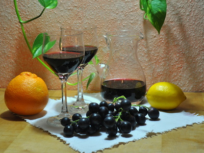 Wein und Früchte
