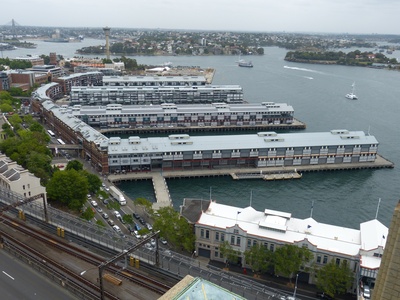 Sydney: an der Hafenbrücke