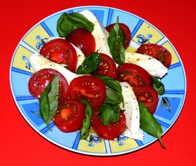 Mozzarella mit Tomaten