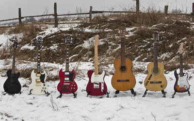Gitarren im Schnee