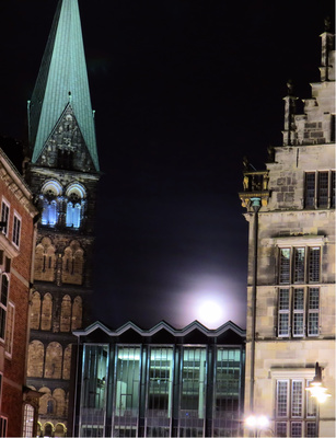 Mond über Bremen