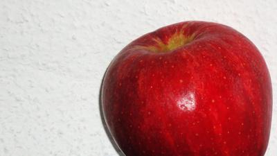 Apfel an der Wand
