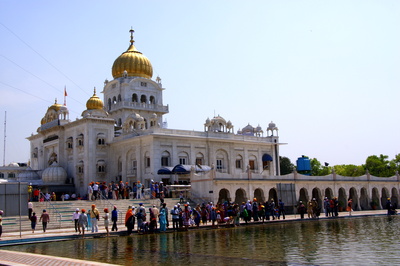 Ein Gurdwara („Tor zum Guru“) Ein Gurdwara („Tor zum Guru“)