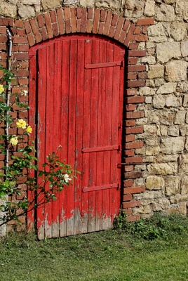 Die alte rote Türe
