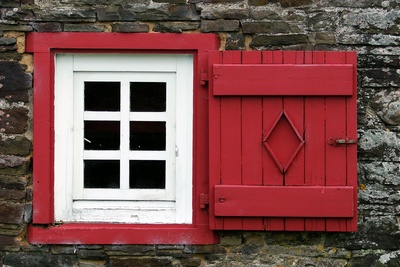 Fenster in rot/weiss