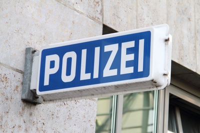 Schild "Polizei"