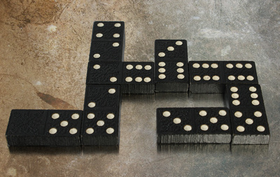 Domino (2) Domino (2)