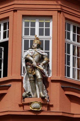 Haus zum Römischen Kaiser (Mainz), Kaiserfigur