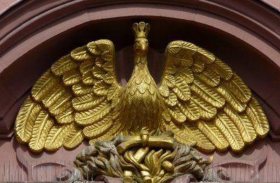 gekrönter goldener Adler