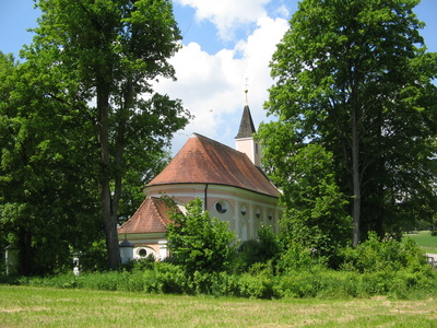 Kapelle im Grünen