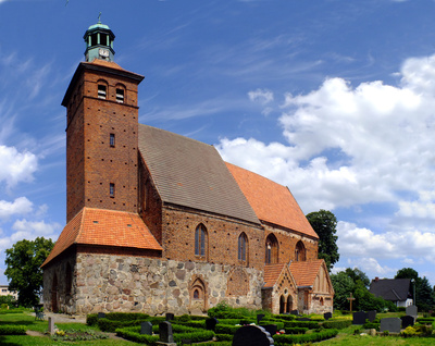 Kirche in Reinkenhagen 1