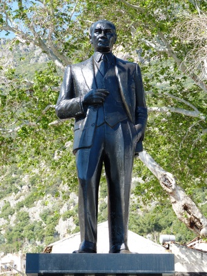 Atatürk-Denkmal