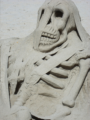 Sandskulptur eines Piraten
