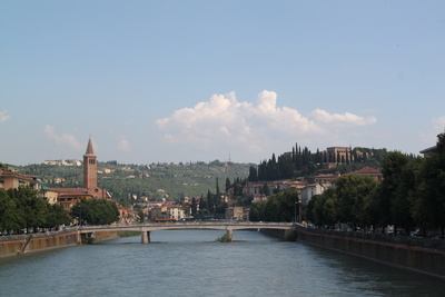 Blick auf Verona von der Ponte Navi