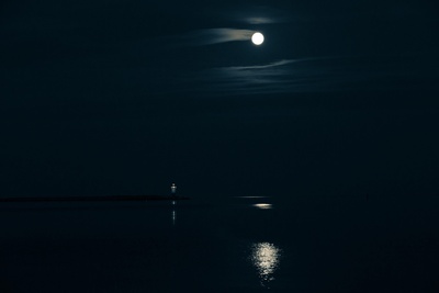 Mond und Meer