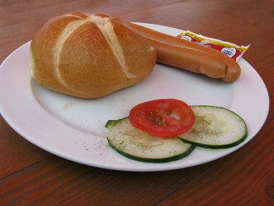 einmal Wienerle mit Brötchen...