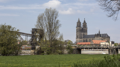 Magdeburger Dom und die alte Hubbrücke