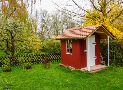 Kinderhaus im Garten