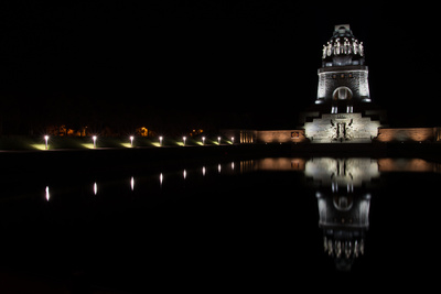 Völkerschlachtdenkmal bei Nacht (rechts)