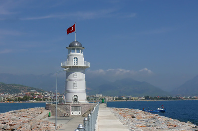 Leuchtturm am Hafen von Alanya, Türkei