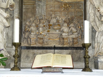 Altar mit Abendmahl