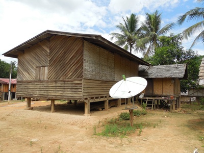 Laos - Dorf am Mekong