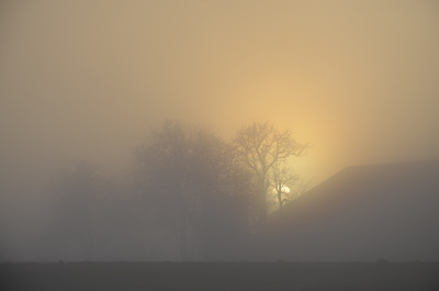 Sonne versinkt im Nebel