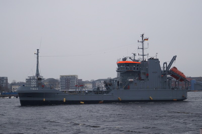 der Marine unterstelltes Ölaufangschiff " Eversand"