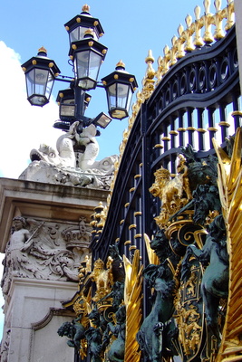England - Zaun vom Buckingham Palace in London