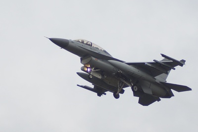 F-16 im Landeanflug
