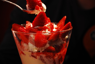 Traum in Vanille und frischen Erdbeeren