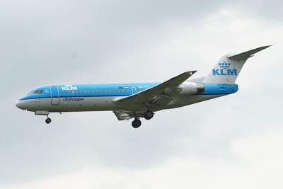 Fokker F 70 der KLM im Landeanflug