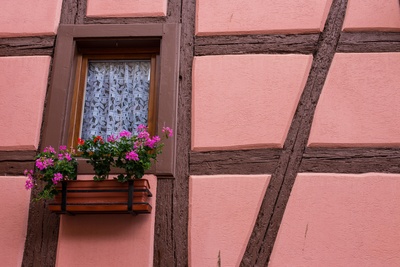 Elsass - Fachwerk mit Fenster