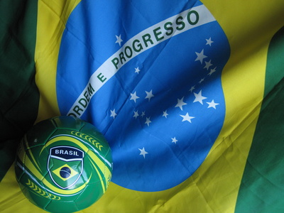 Brasil..Fußball und Flagge