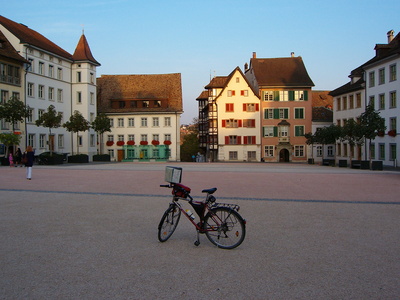 Altstadtplatz Schaffhausen mit Fahrrad