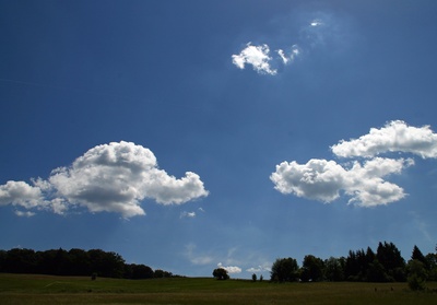 Wolken über der Moorlandschaft