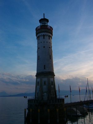Lindau Leuchtturm an der Hafeneinfahrt