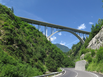 Österreich: Autobahnbrücke E55 im Tennengebirge