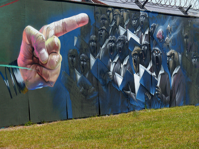 Graffity an Baustelle der EZB .