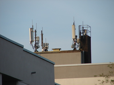 Antennen auf dem Dach