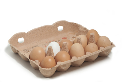 Frische Eier im Eierkarton